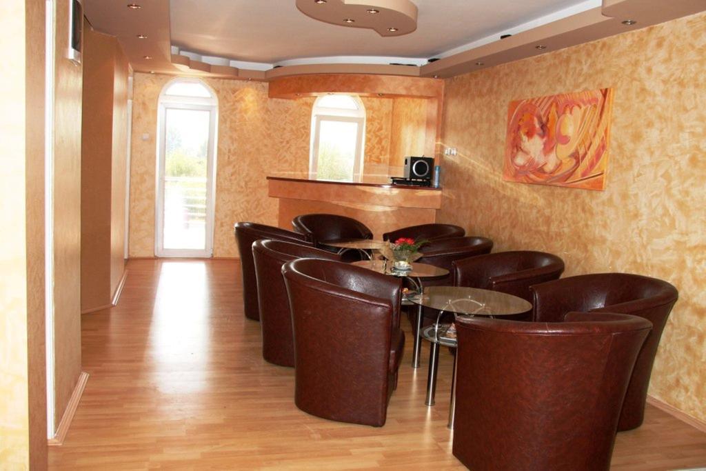 Hotel Dijana Pirot Restaurant foto